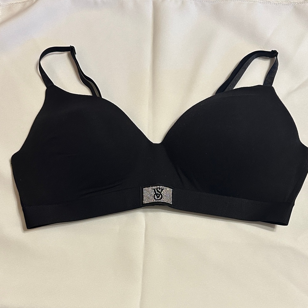 Victoria’s Secret black jersey padded bra size 38D